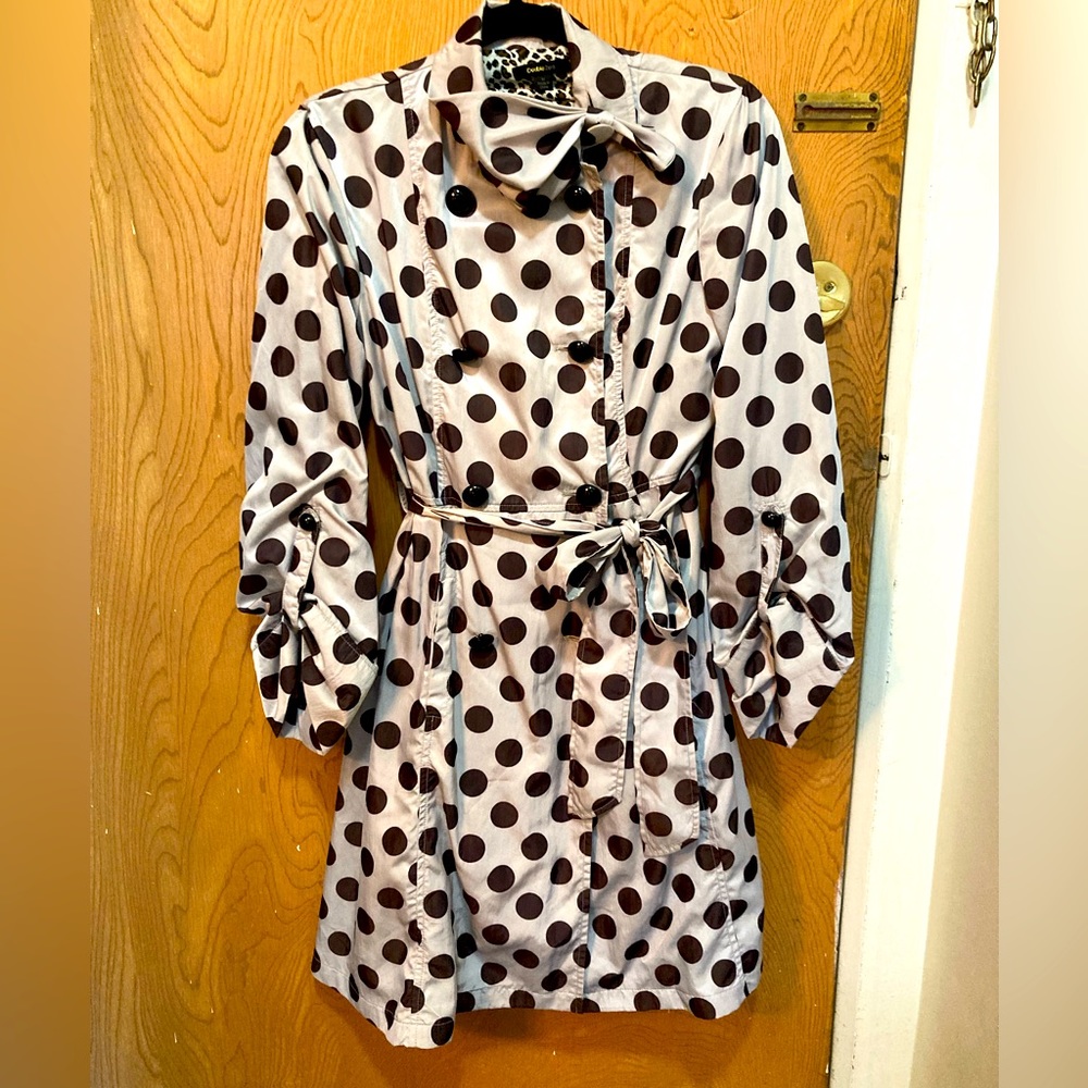 Lightweight, polka dotted, polyester trench. Size M. Unique ‘scarf’ collar.